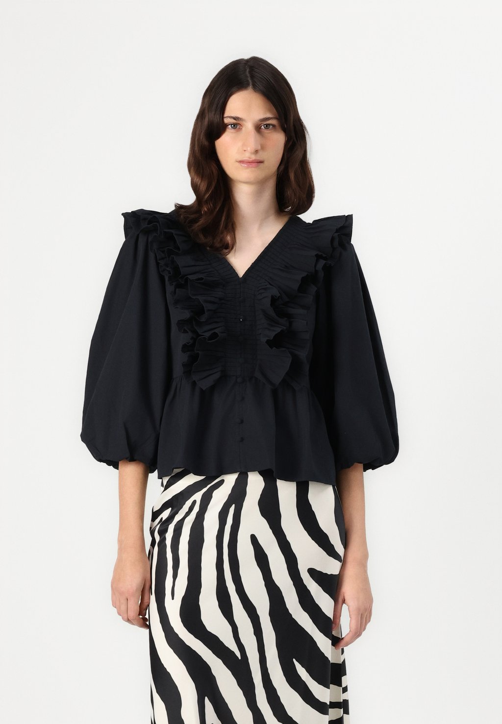 Блуза RUNA YAS, черный
Блуза RUNA YAS, черный