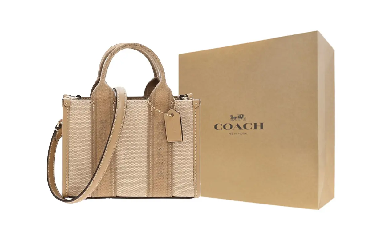 COACH Сумка-шоппер из ткани и спилка мини женская натуральный глубокий и смешанный цвет 
COACH Сумка-шоппер из ткани и спилка мини женская натуральный глубокий и смешанный цвет