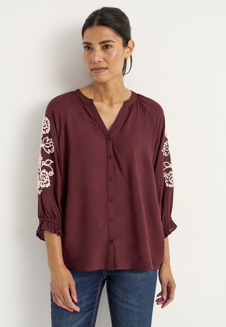 Блуза Cellbes of Sweden WITH EMBROIDERY, Wine Red Light Beige/Bordeaux
Блуза Cellbes of Sweden WITH EMBROIDERY, Wine Red Light Beige/Bordeaux
