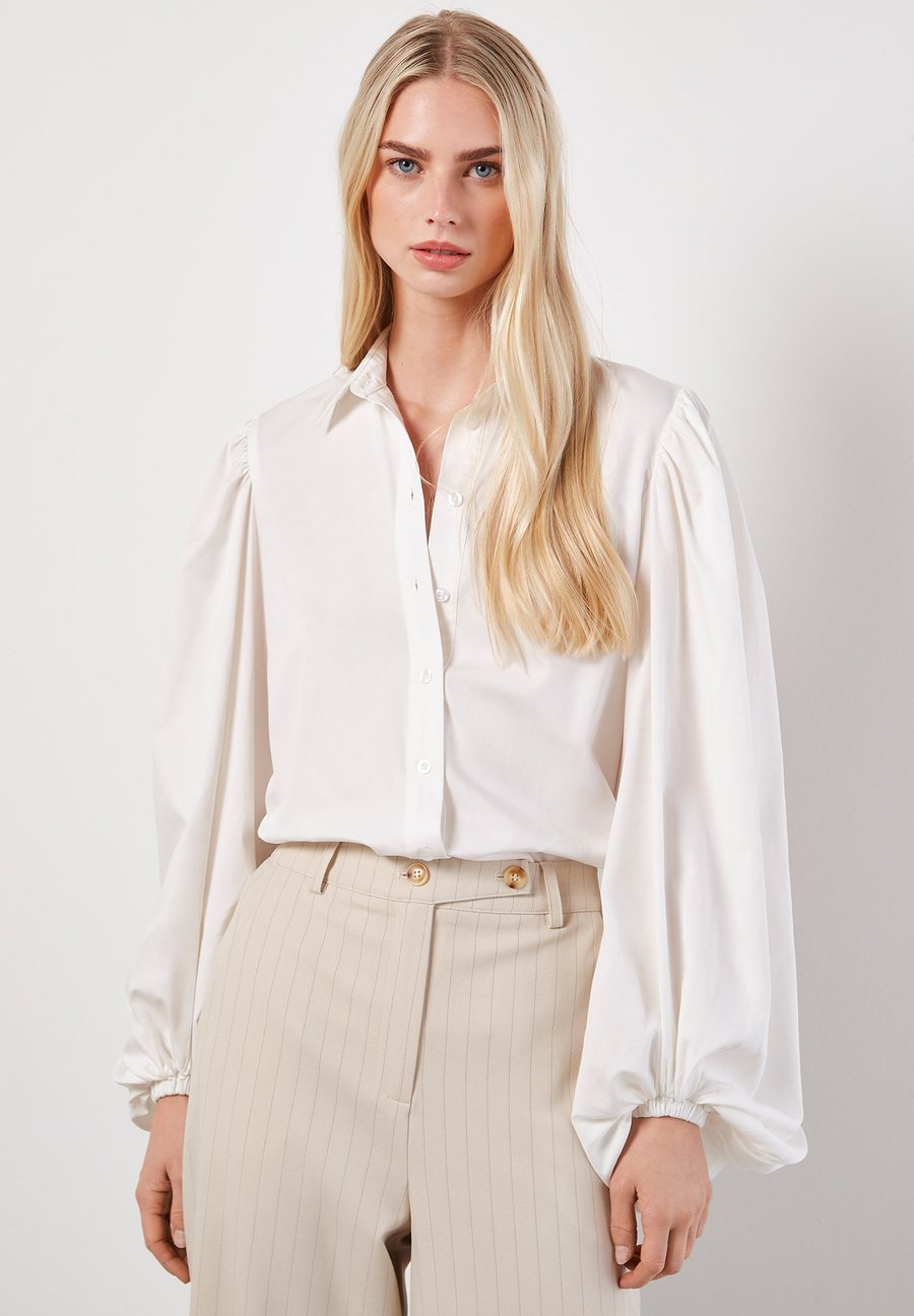 Блуза Apricot STATEMENT SLEEVE, Cream/Beige
Блуза Apricot STATEMENT SLEEVE, Cream/Beige