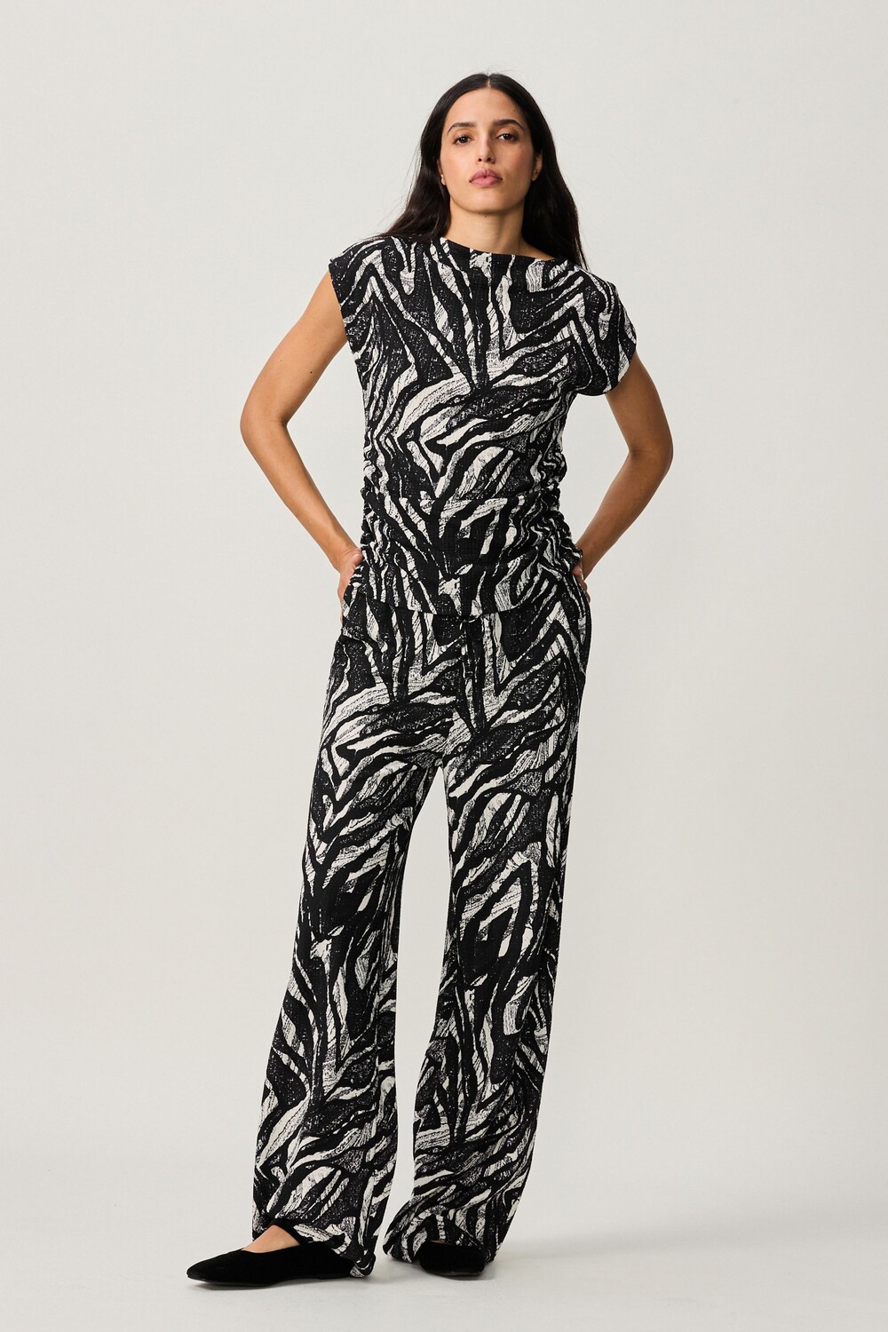 Фактурные широкие брюки из джерси Next, черный
Фактурные широкие брюки из джерси Next, черный