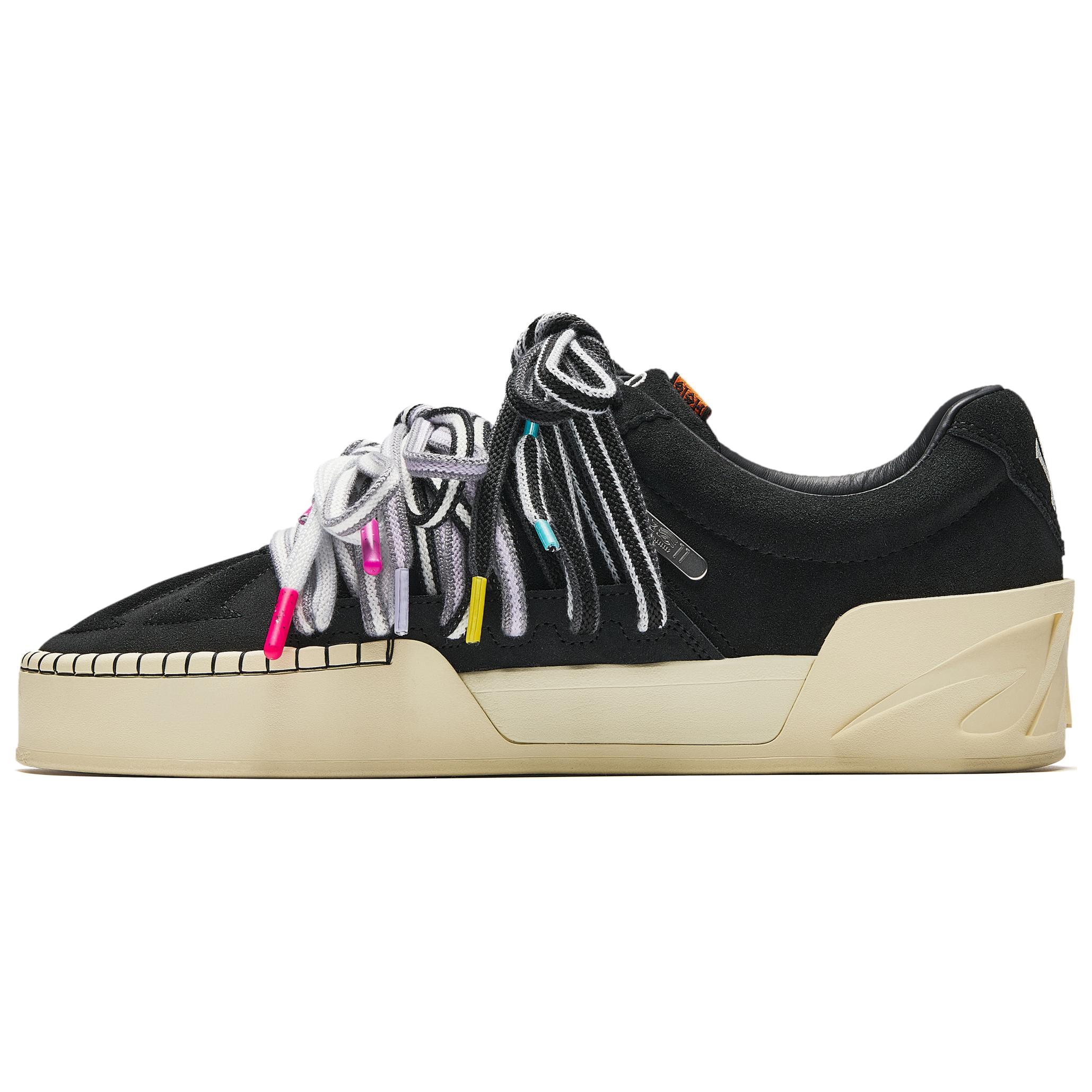 Kai Hélà Black ANTA, Базовая черная футболка
Kai Hélà Black ANTA, Базовая черная футболка