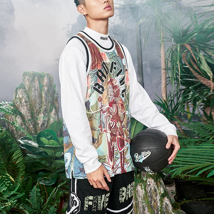 Майка Badfive Men Black Tiger Mountain полон принтов Lining, черный
Майка Badfive Men Black Tiger Mountain полон принтов Lining, черный