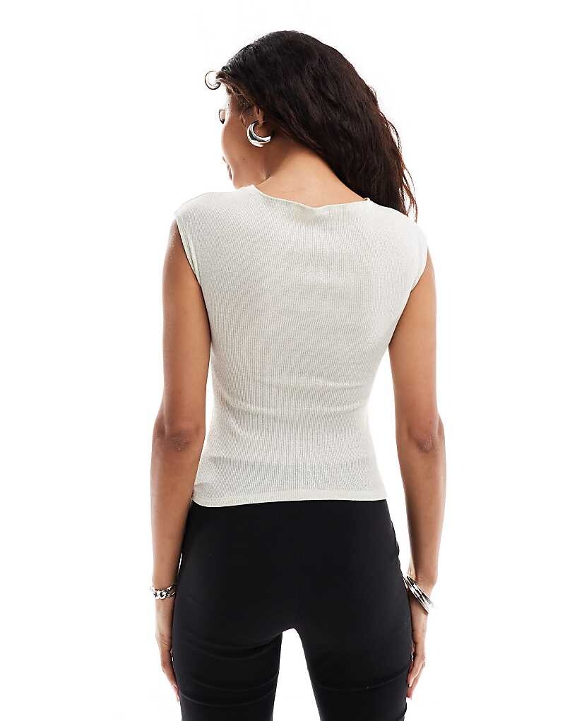 Светлая детская футболка с короткими рукавами Motel nova цвета слоновой кости
Светлая детская футболка с короткими рукавами Motel nova цвета слоновой кости