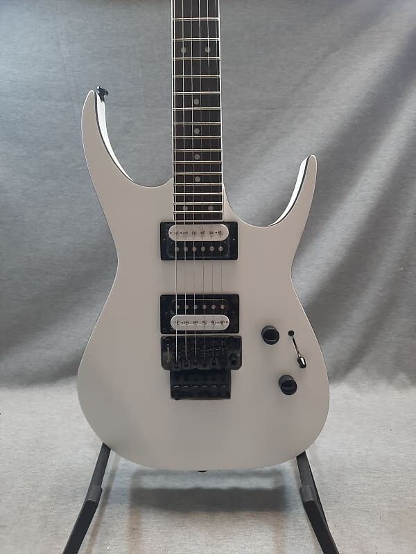 Электрогитара Dean Exile X Floyd 2023 - Satin White
Электрогитара Dean Exile X Floyd 2023 - Satin White