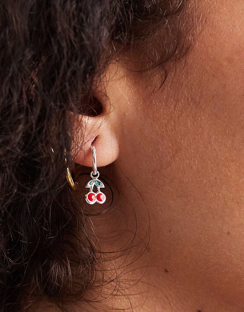 Серьги-кольца с подвеской в виде вишни из стерлингового серебра Kingsley Ryan
Серьги-кольца с подвеской в виде вишни из стерлингового серебра Kingsley Ryan