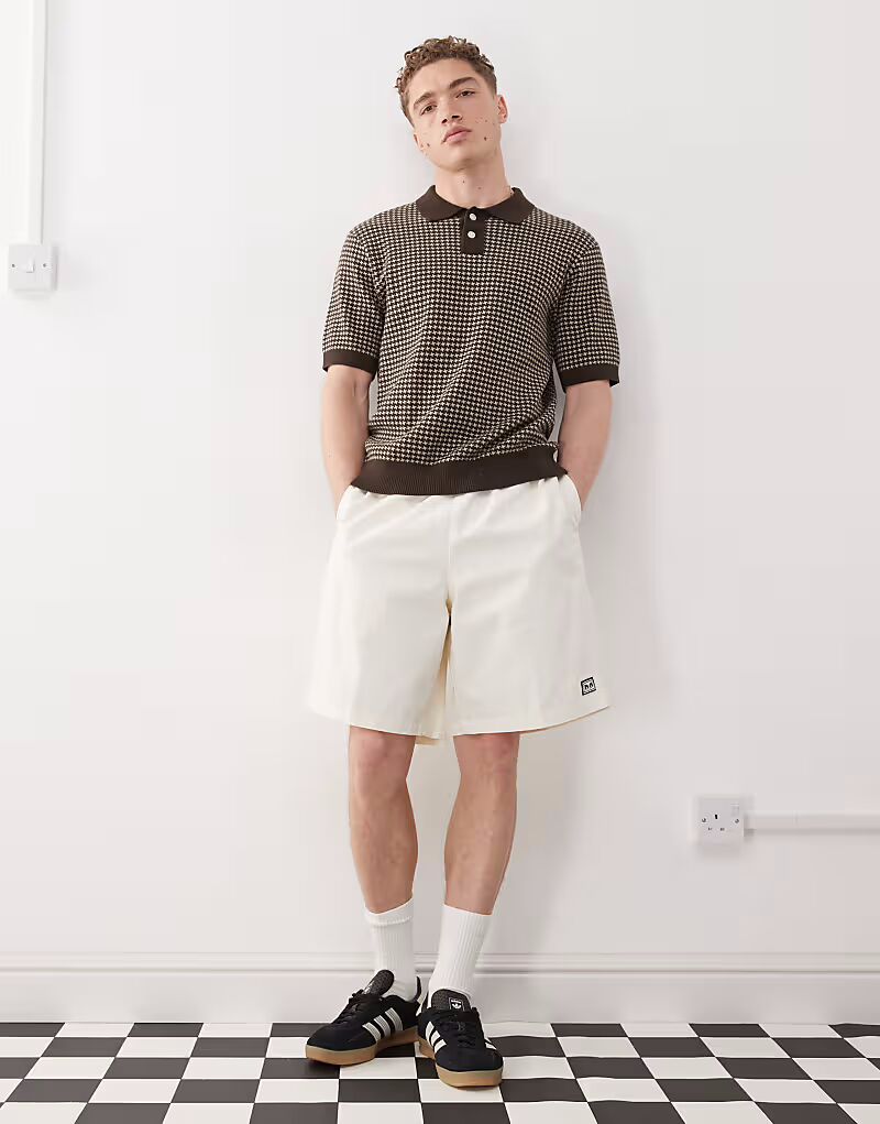 Короткие свободные шорты из твила Obey easy в кремово-белом цвете
Короткие свободные шорты из твила Obey easy в кремово-белом цвете