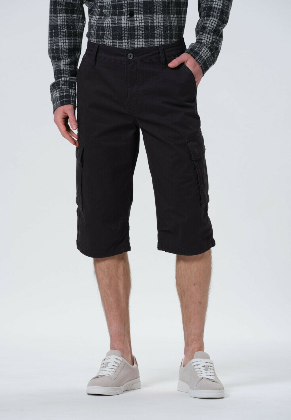 Спортивные шорты CAPRI BERTBY Luhta, серый
Спортивные шорты CAPRI BERTBY Luhta, серый