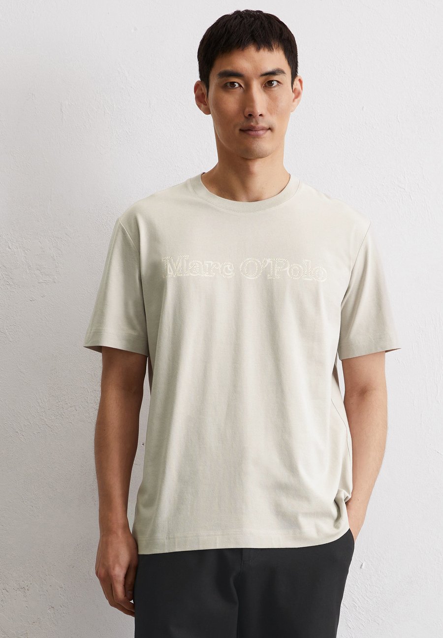 Футболка Marc O'Polo REGULAR , Dapple Gray/Stone
Футболка Marc O'Polo REGULAR , Dapple Gray/Stone
