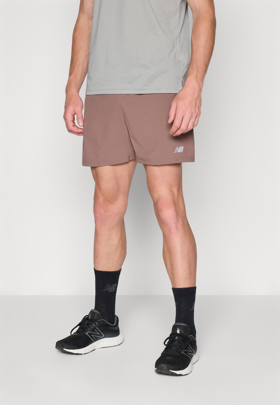 Спортивные шорты New Balance SPORT ESSENTIALS 5", Earth Shadow/Brown
Спортивные шорты New Balance SPORT ESSENTIALS 5", Earth Shadow/Brown