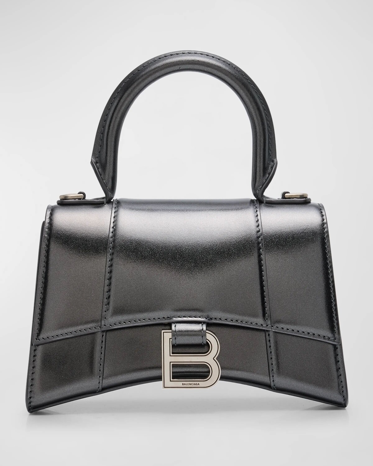 Металлизированная сумка Hourglass XS Balenciaga, цвет 1314 Steel Grey 
Металлизированная сумка Hourglass XS Balenciaga, цвет 1314 Steel Grey