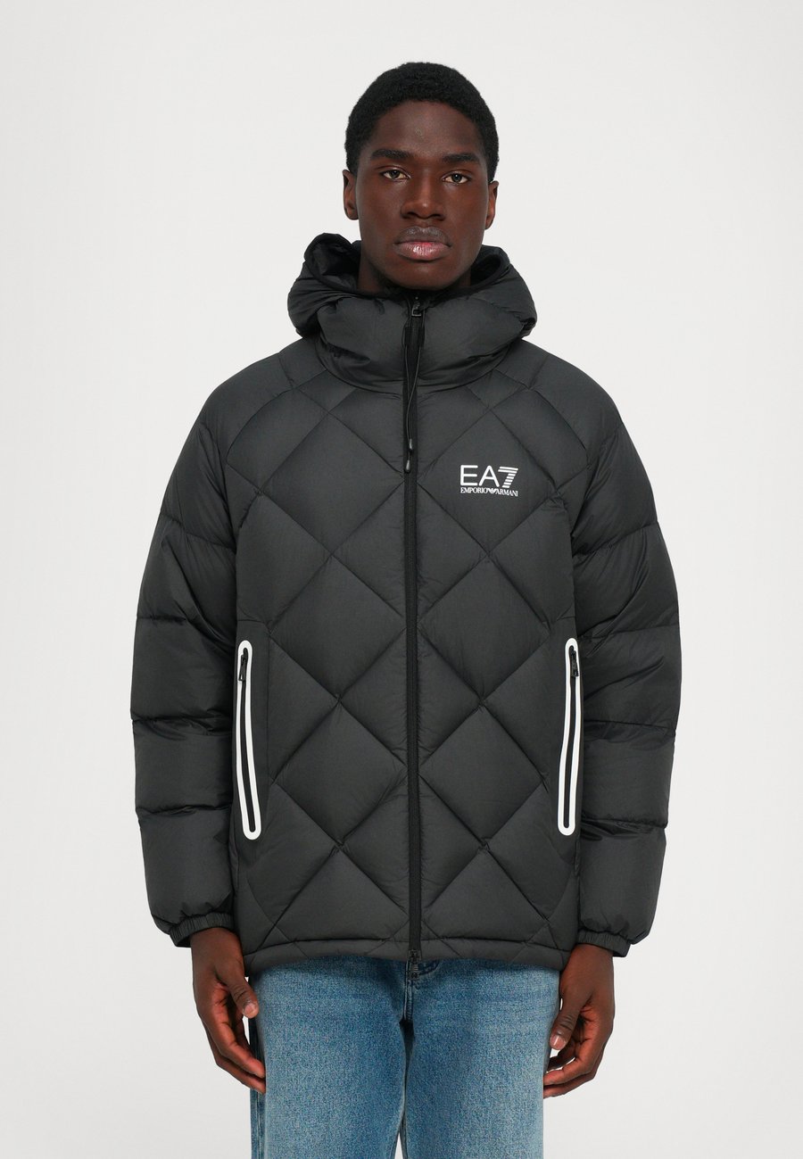 Куртка EA7 Emporio Armani MOUNTAIN QUILTED JACKET, Black
Куртка EA7 Emporio Armani MOUNTAIN QUILTED JACKET, Black