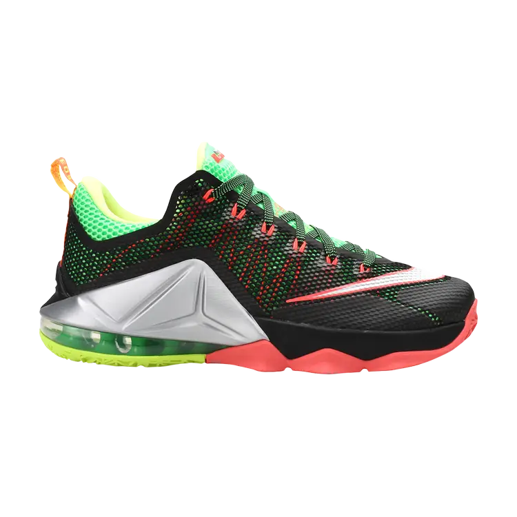 Кроссовки Nike LeBron 12 Low 'Remix', черный
Кроссовки Nike LeBron 12 Low 'Remix', черный