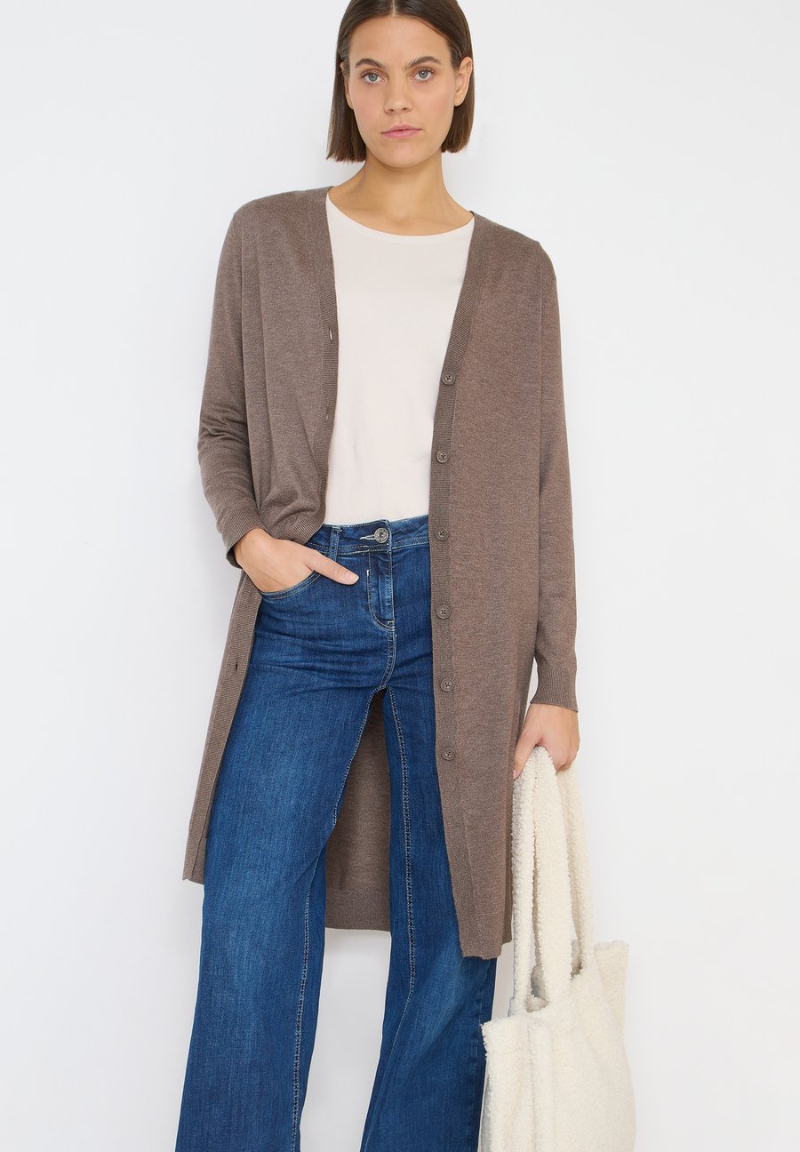 Кардиган Cecil LANGER , Braun/Brown
Кардиган Cecil LANGER , Braun/Brown