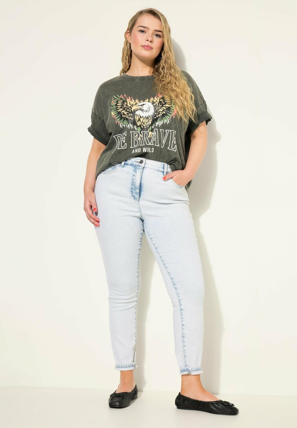 Джинсы облегающего кроя 5-POCKET Studio Untold, цвет Bleached Denim
Джинсы облегающего кроя 5-POCKET Studio Untold, цвет Bleached Denim