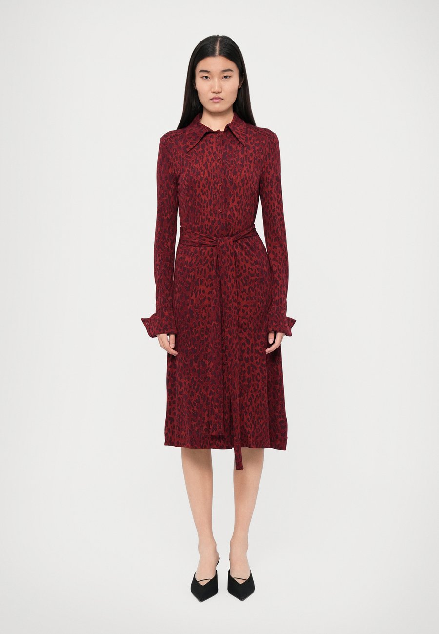 Платье Diane von Furstenberg DIANE DRESS, Dark Red
Платье Diane von Furstenberg DIANE DRESS, Dark Red