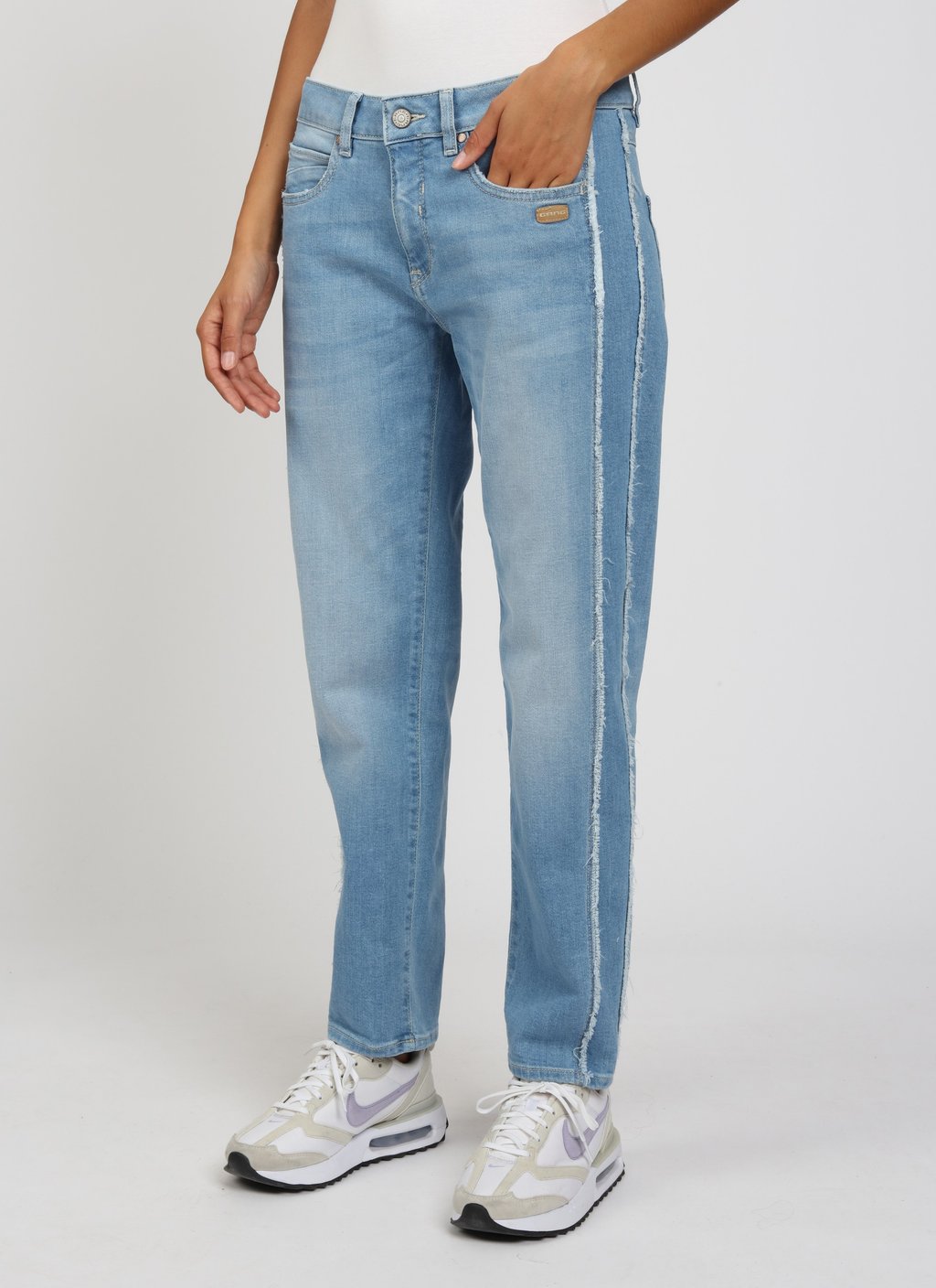 Джинсы прямого кроя 94NADIA STRIPE CR. Gang, цвет Light Fringy Stripe
Джинсы прямого кроя 94NADIA STRIPE CR. Gang, цвет Light Fringy Stripe