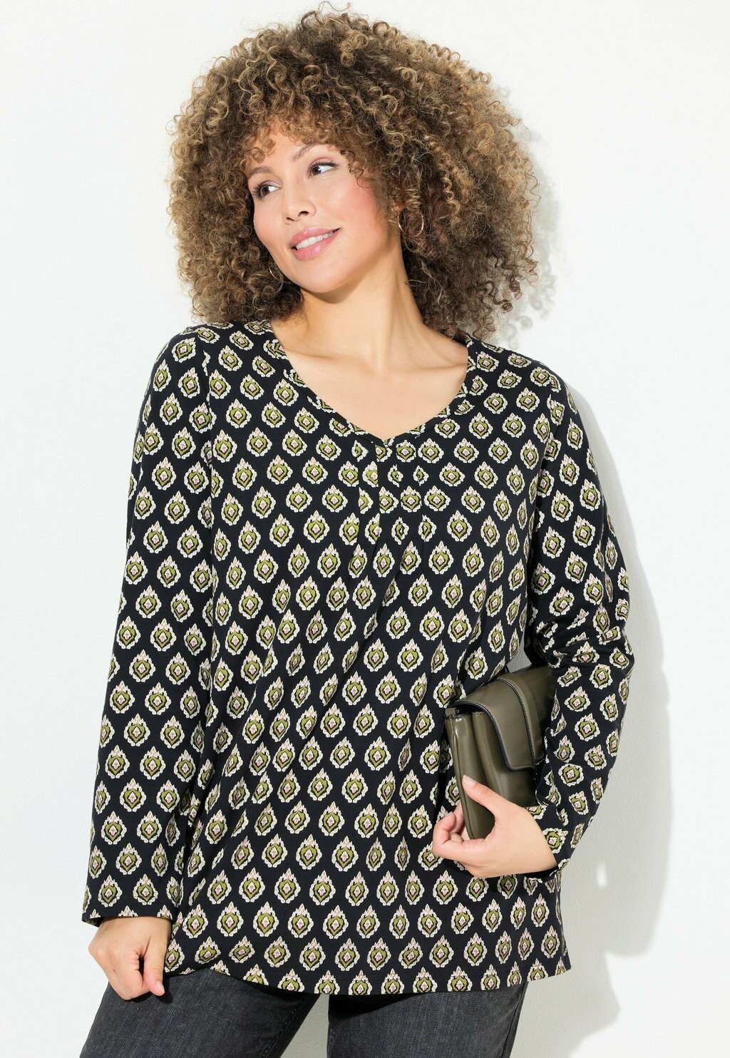 Топ с длинными рукавами ALLOVER GRAPHIC TEE Ulla Popken, черный
Топ с длинными рукавами ALLOVER GRAPHIC TEE Ulla Popken, черный