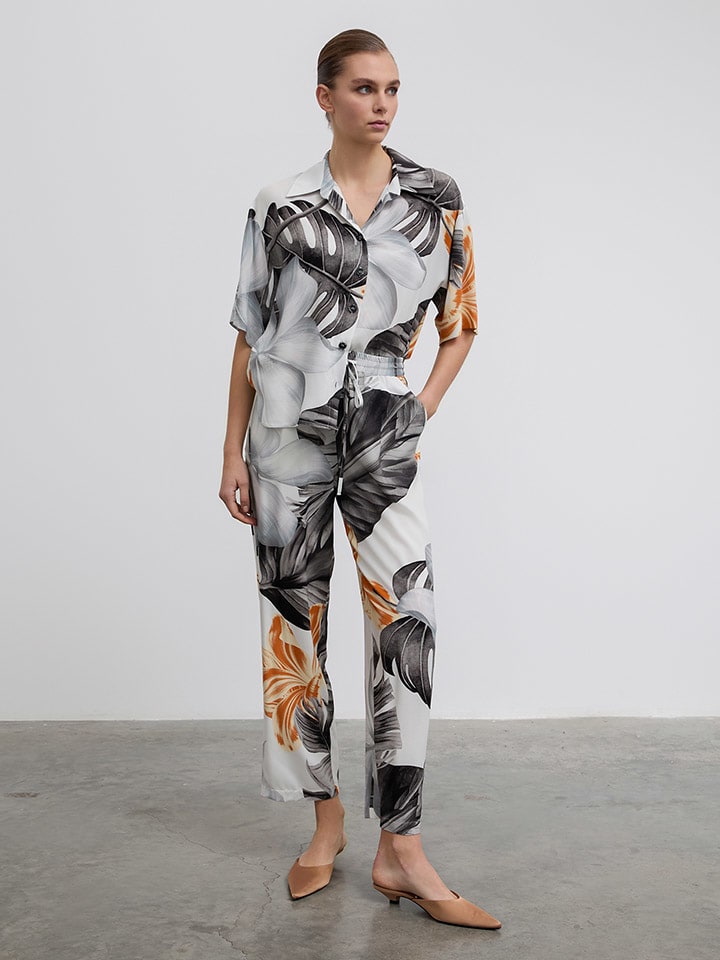 Брюки черно-белые BGN
Брюки черно-белые BGN