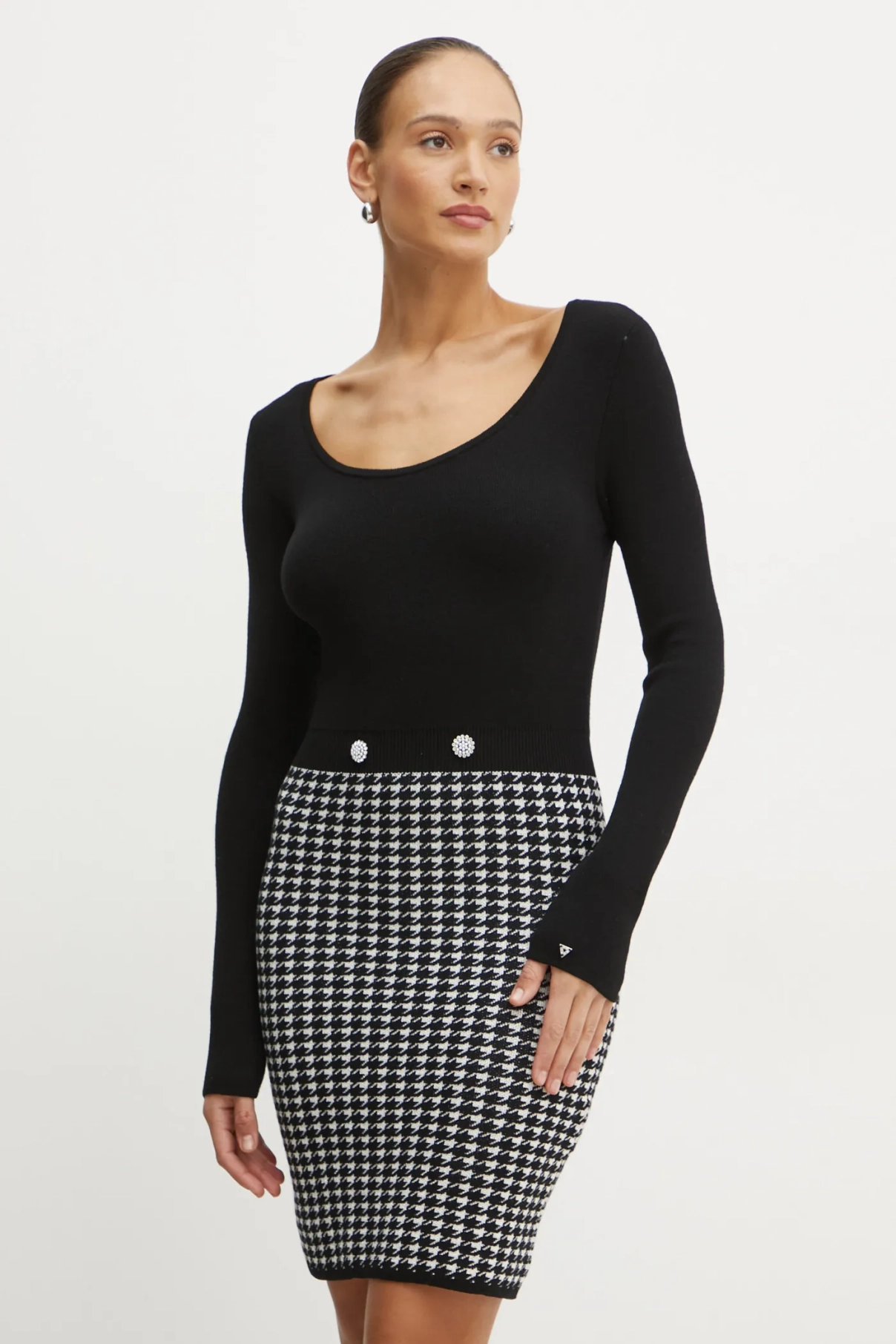 ГАБРИЭЛЛА платье Guess, черный
ГАБРИЭЛЛА платье Guess, черный