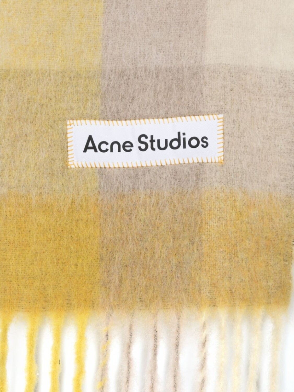 Acne Studios шарф в клетку, нейтральный цвет
Acne Studios шарф в клетку, нейтральный цвет