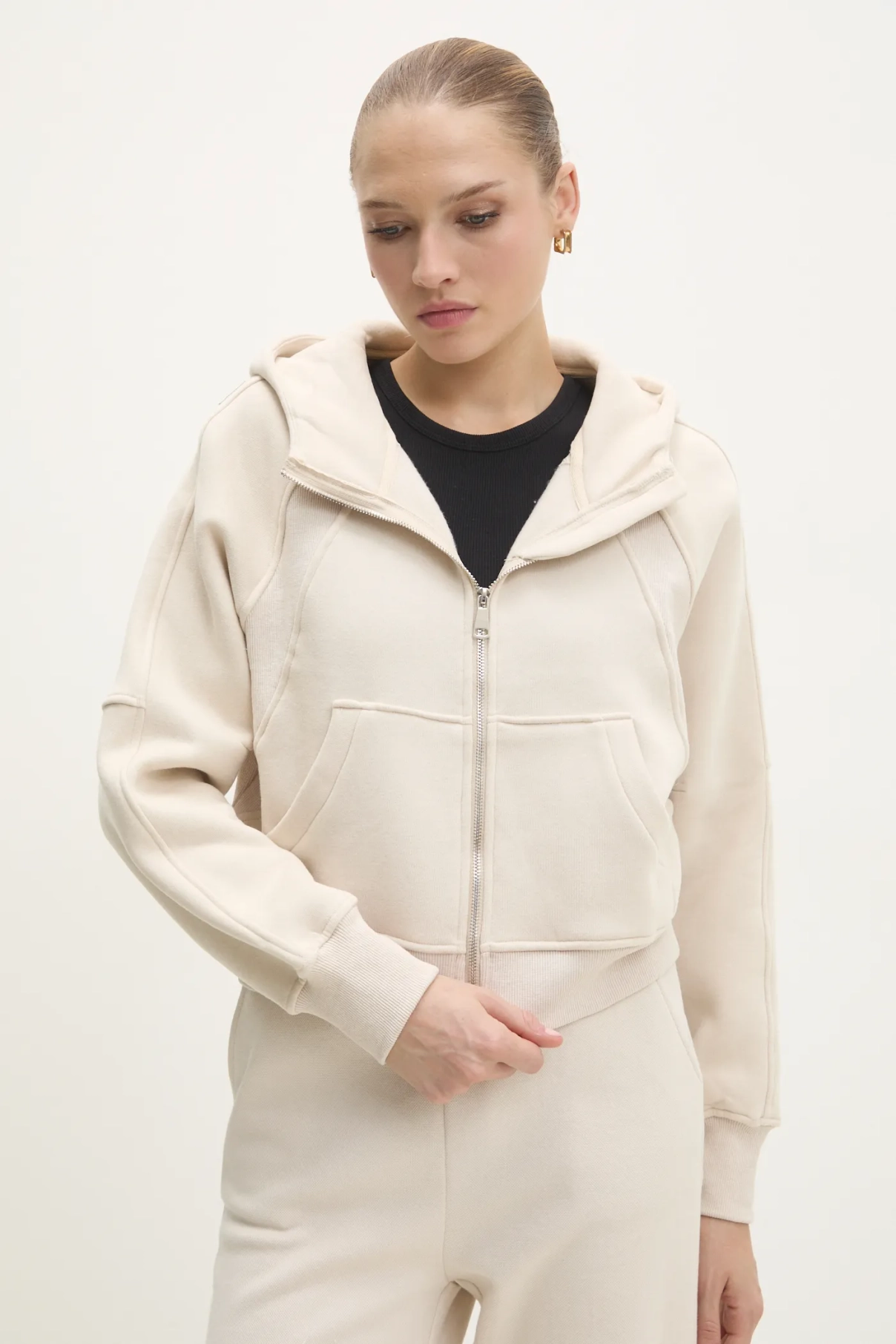 Толстовка Answear Lab, бежевый
Толстовка Answear Lab, бежевый