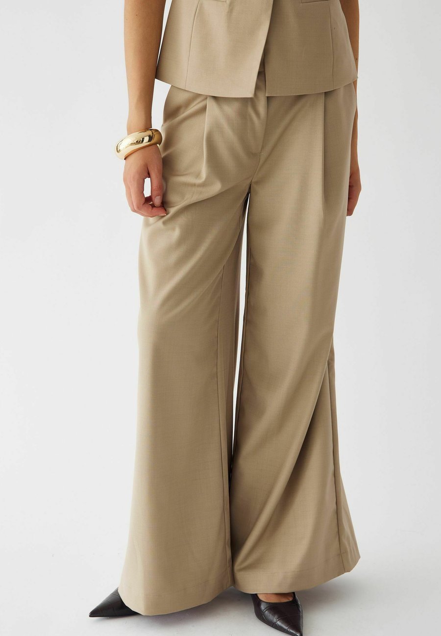 Брюки Noella KAZIA, Oyster/Beige
Брюки Noella KAZIA, Oyster/Beige