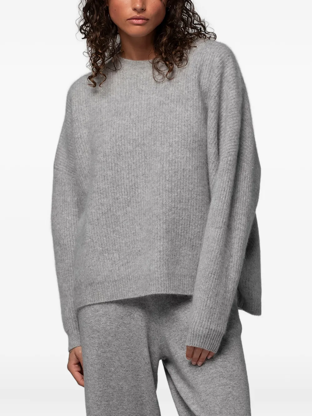 Свитер Poema Max Et Moi, серый
Свитер Poema Max Et Moi, серый