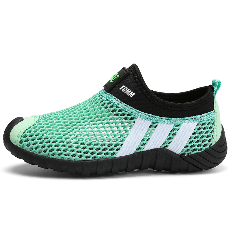 Кроссовки детские противоскользящие износостойкие детские FCMM, черный 
Кроссовки детские противоскользящие износостойкие детские FCMM, черный