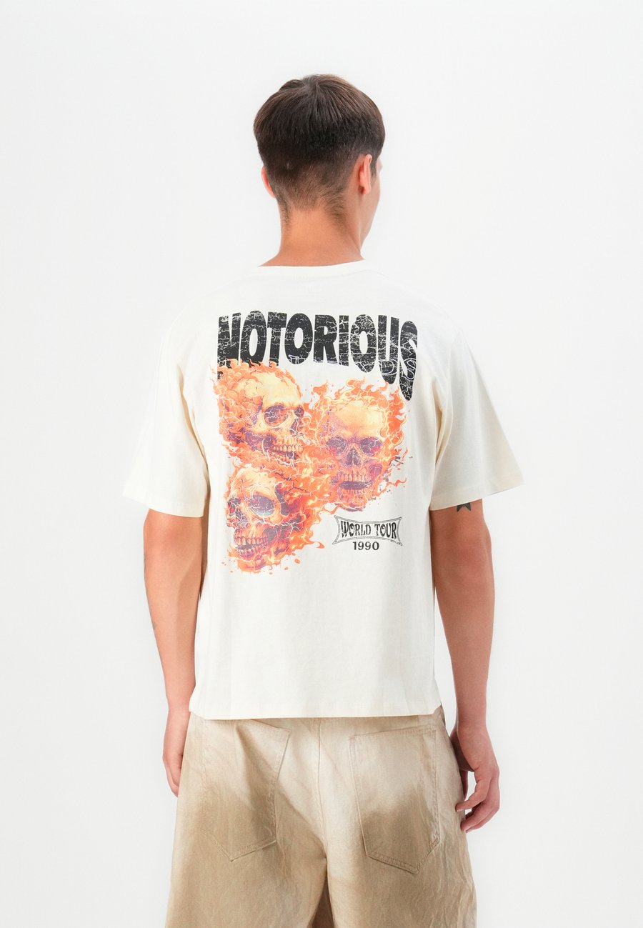 Футболка Jack & Jones JOREAGLEROCK GALLERY CREW NECK , Antique White/White, Белый, Футболка Jack & Jones JOREAGLEROCK GALLERY CREW NECK , Antique White/White
Футболка Jack & Jones JOREAGLEROCK GALLERY CREW NECK , Antique White/White, Белый, Футболка Jack & Jones JOREAGLEROCK GALLERY CREW NECK , Antique White/White