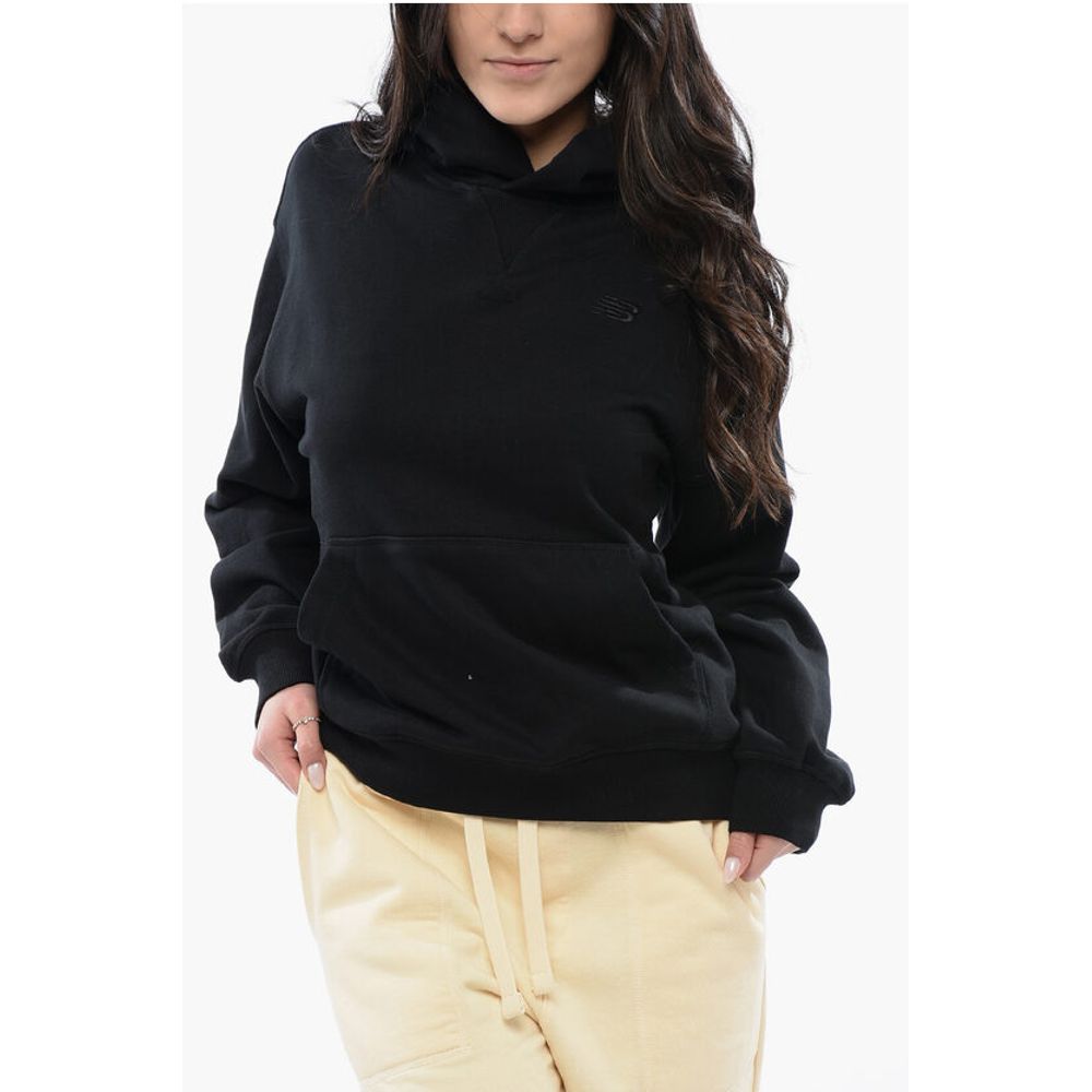 Толстовка большого размера с накладным карманом New Balance, Black
Толстовка большого размера с накладным карманом New Balance, Black