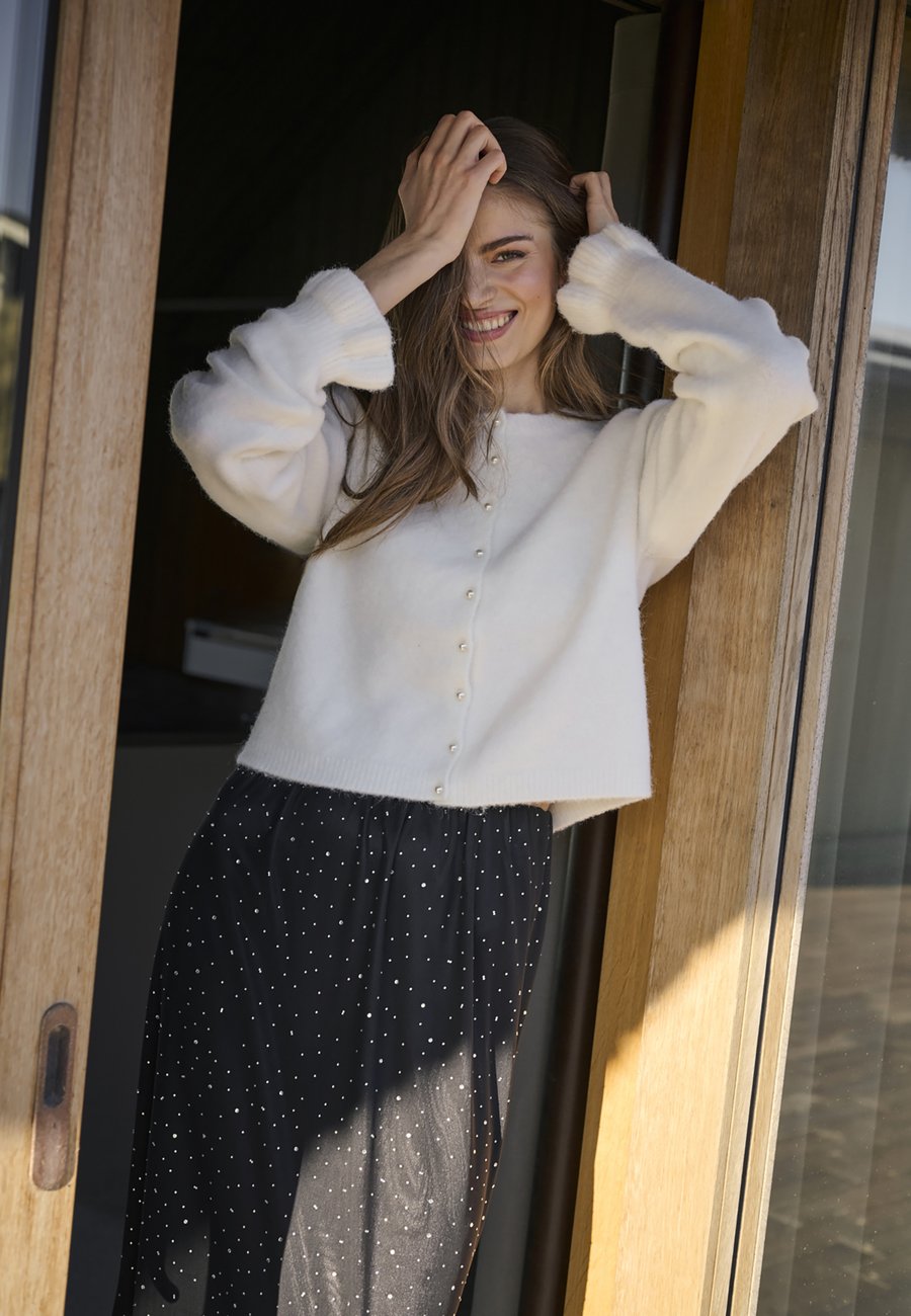 Кардиган Kaffe KACOURSON KNIT CARDIGAN, Chalk/Off-White
Кардиган Kaffe KACOURSON KNIT CARDIGAN, Chalk/Off-White