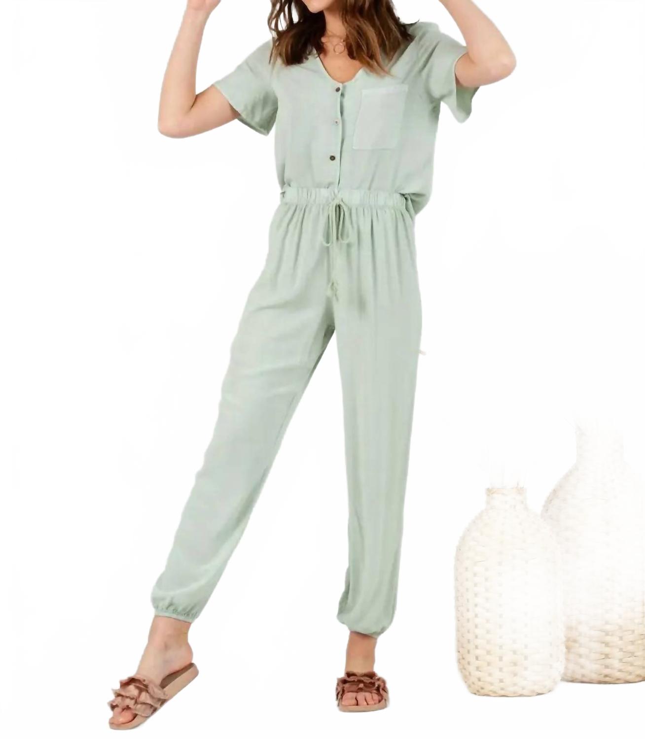 Комплект из топа и брюк Claire нежно-мятного цвета Lucca, Soft Dusty Mint
Комплект из топа и брюк Claire нежно-мятного цвета Lucca, Soft Dusty Mint