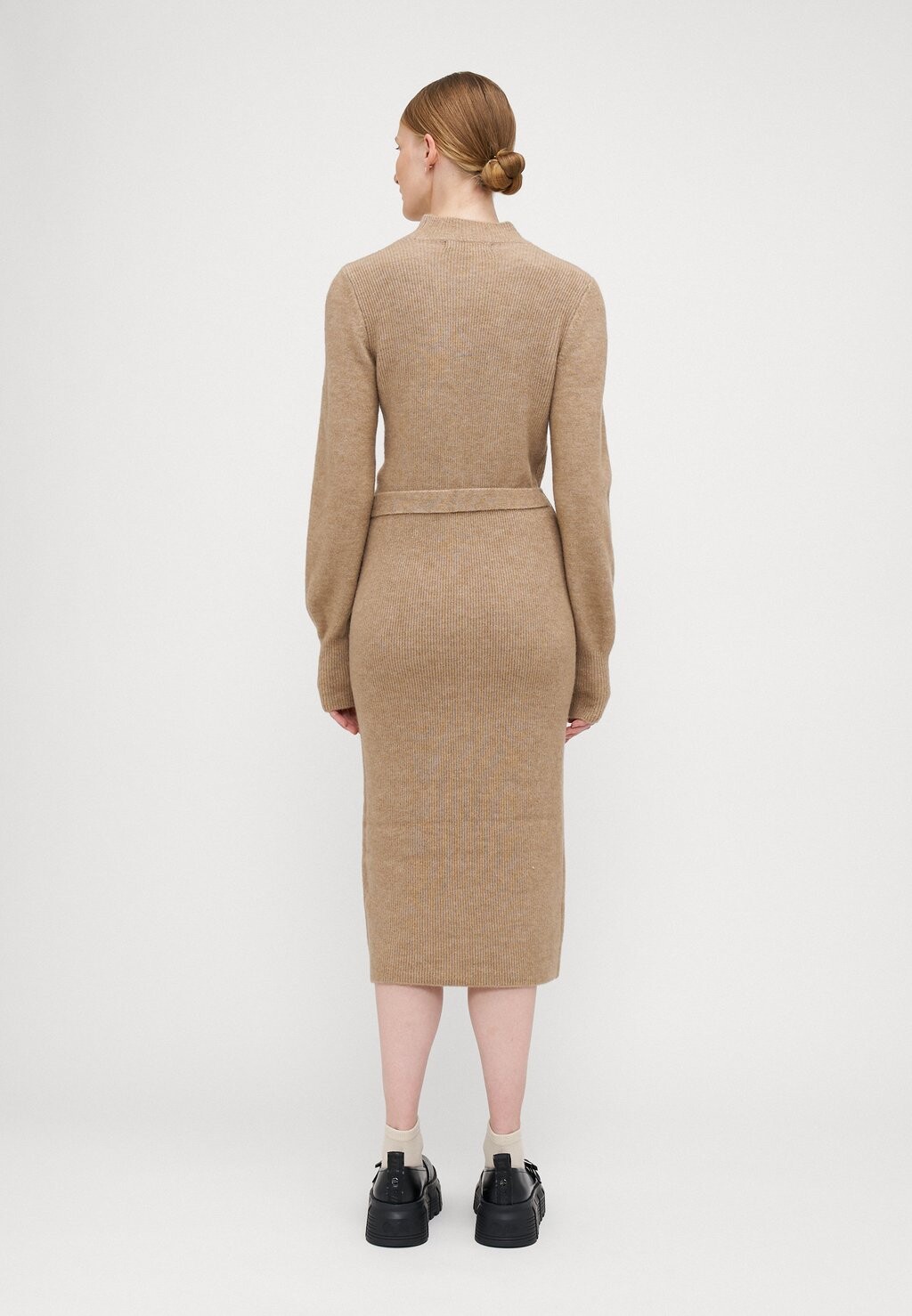 Платье-джемпер VMPIPPA HIGHNECK DRESS Vero Moda Tall, серебристый
Платье-джемпер VMPIPPA HIGHNECK DRESS Vero Moda Tall, серебристый