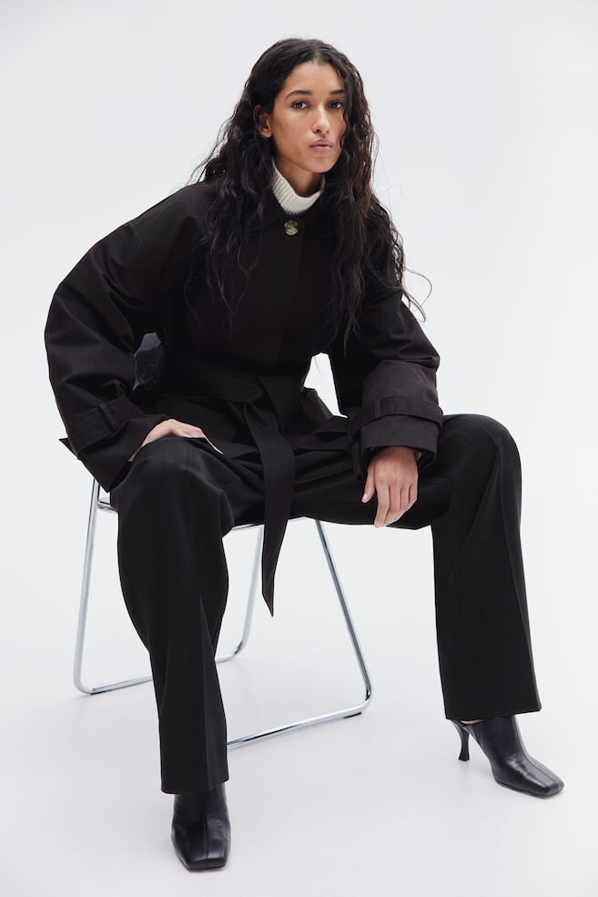 Твиловый пиджак с завязывающимся поясом H&M, черный
Твиловый пиджак с завязывающимся поясом H&M, черный