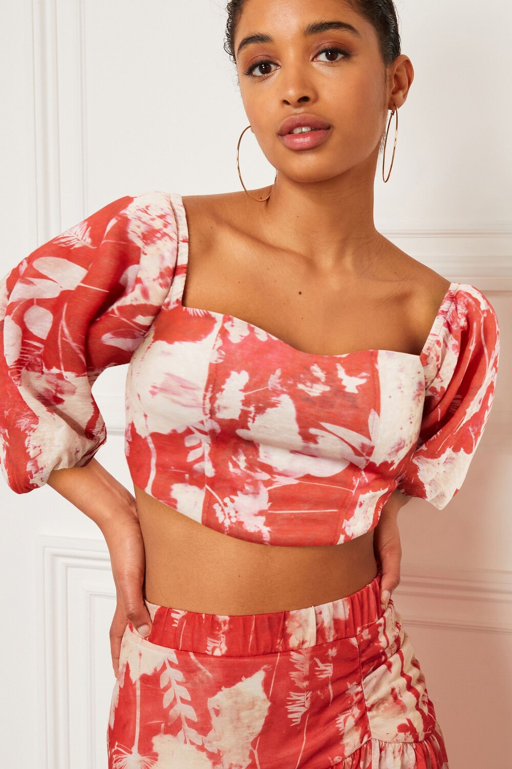 Блузка в форме сердца для особых случаев с рукавами-фонариками и цветами Next, красный
Блузка в форме сердца для особых случаев с рукавами-фонариками и цветами Next, красный