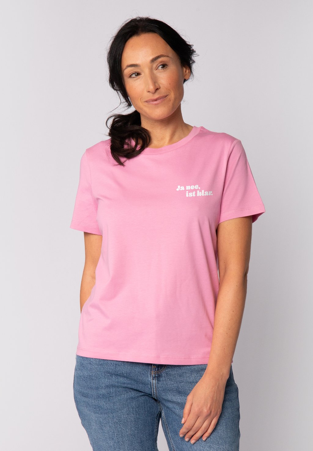 Футболка с принтом JA NEE IST KLAR watapparel, розовый
Футболка с принтом JA NEE IST KLAR watapparel, розовый