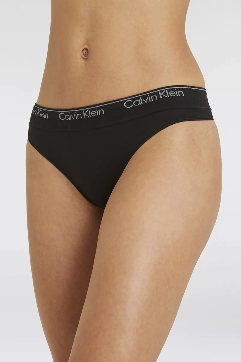 Футболка-стринги Calvin Klein Underwear "THONG" с логотипом CK на поясе, черный
Футболка-стринги Calvin Klein Underwear "THONG" с логотипом CK на поясе, черный