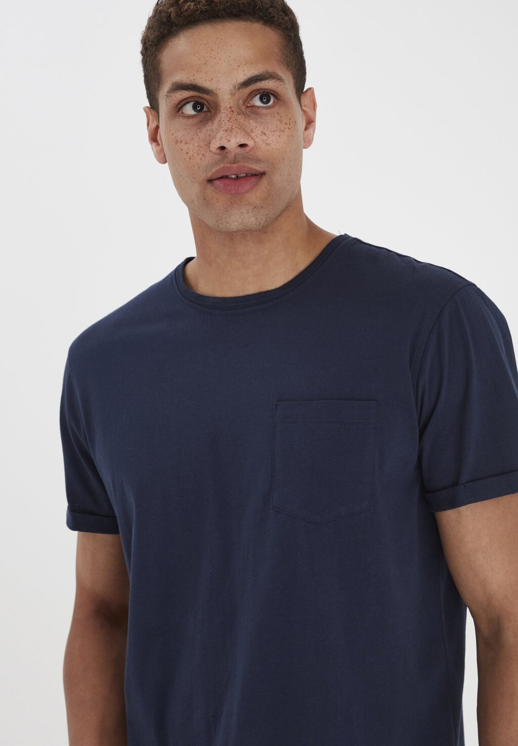 Футболка базовая Bhnasir Blend, платье синего цвета
Футболка базовая Bhnasir Blend, платье синего цвета