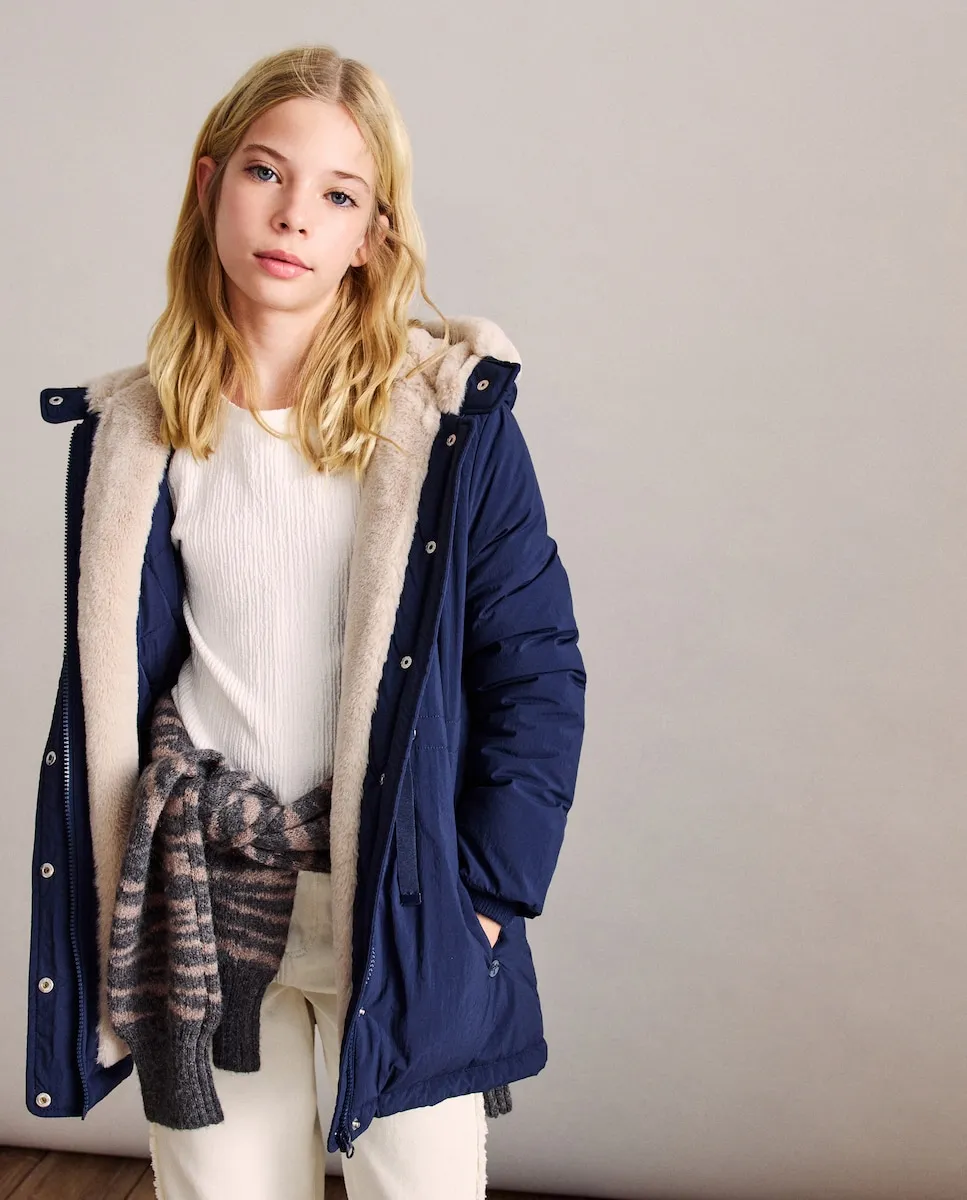 Корейская куртка с капюшоном, карманами и мехом для девочки Coconut El Corte Inglés, темно-синий
Корейская куртка с капюшоном, карманами и мехом для девочки Coconut El Corte Inglés, темно-синий