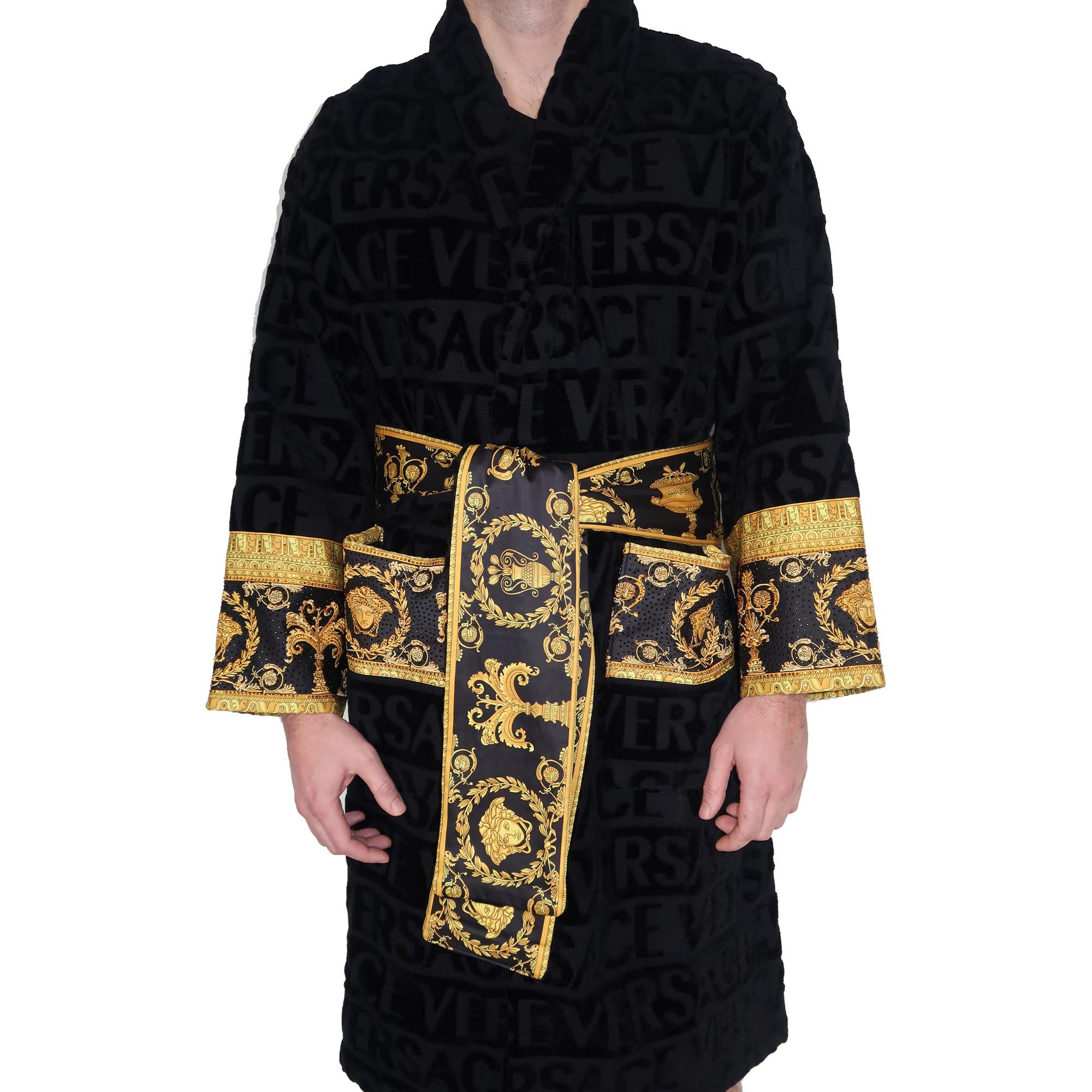 Мужские банные халаты VERSACE, черный
Мужские банные халаты VERSACE, черный