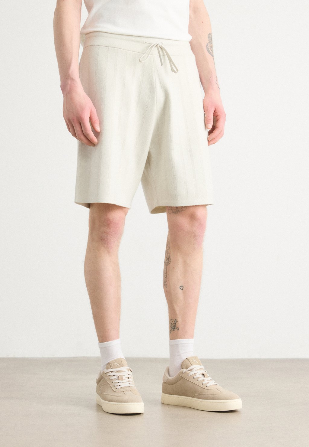 Шорты PULL ON Calvin Klein, молочный 
Шорты PULL ON Calvin Klein, молочный