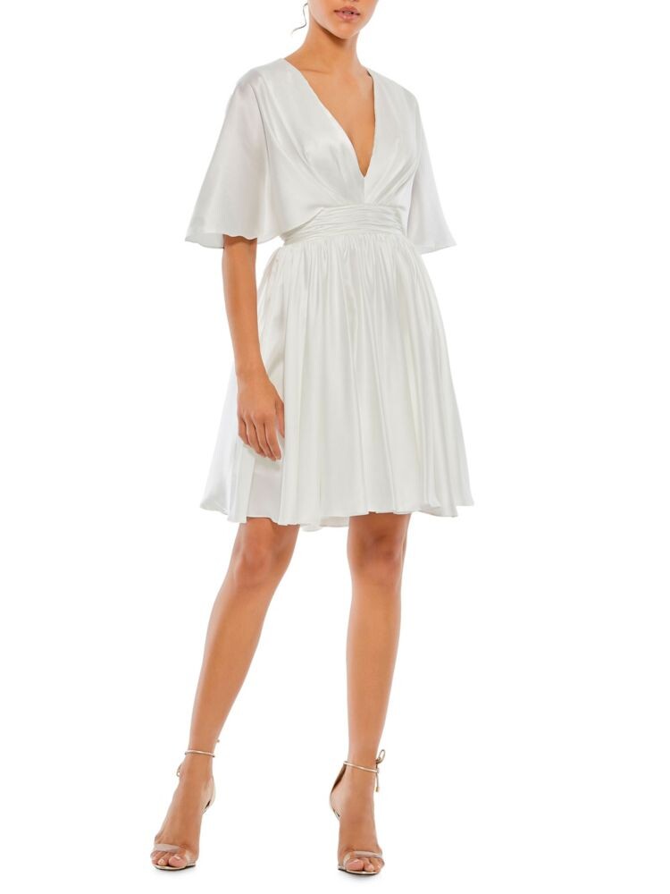 Атласное мини-платье с накидкой Mac Duggal, белый
Атласное мини-платье с накидкой Mac Duggal, белый