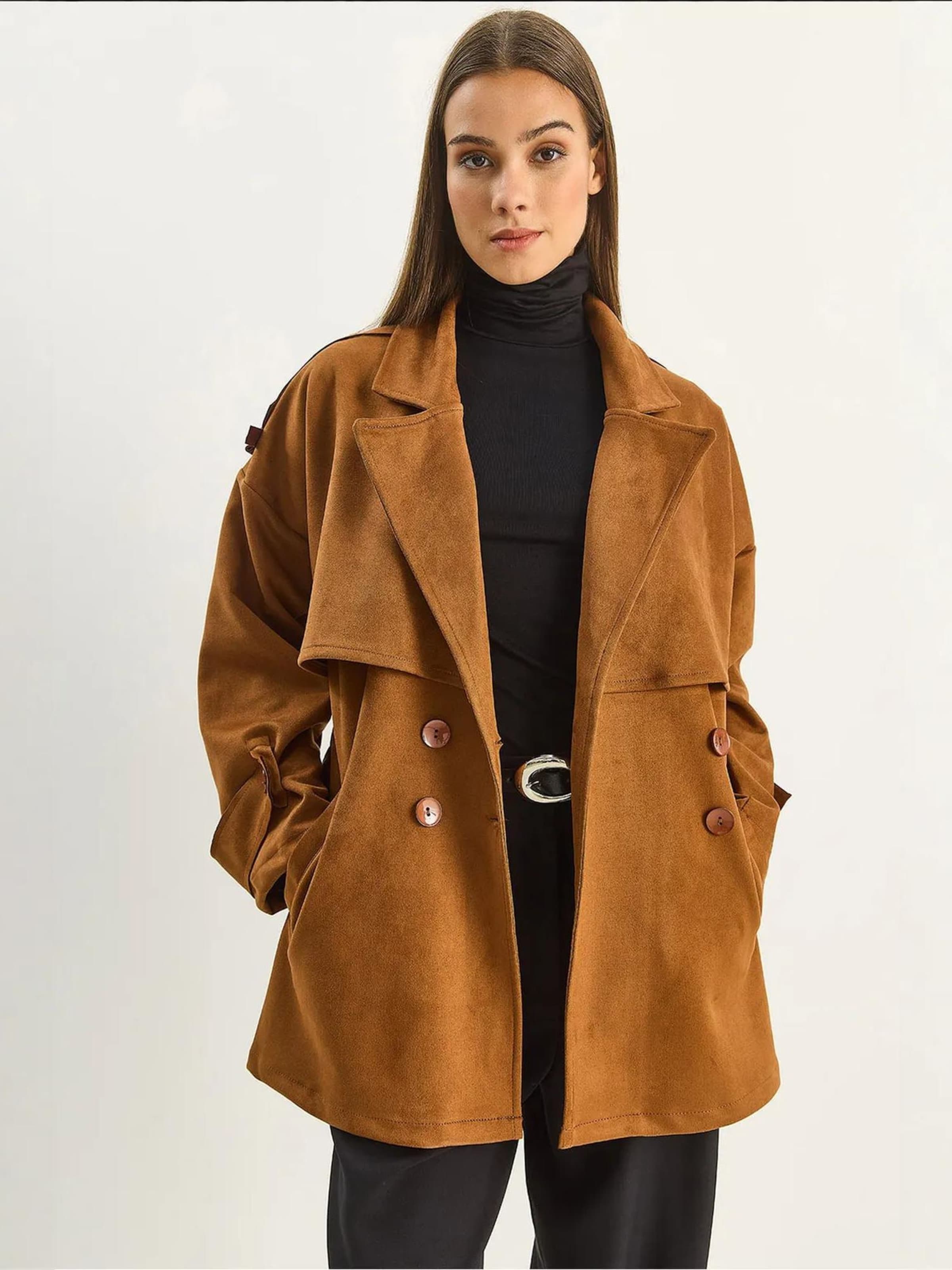 Bianco Lucci Межсезонное пальто в цвете Cognac
Bianco Lucci Межсезонное пальто в цвете Cognac