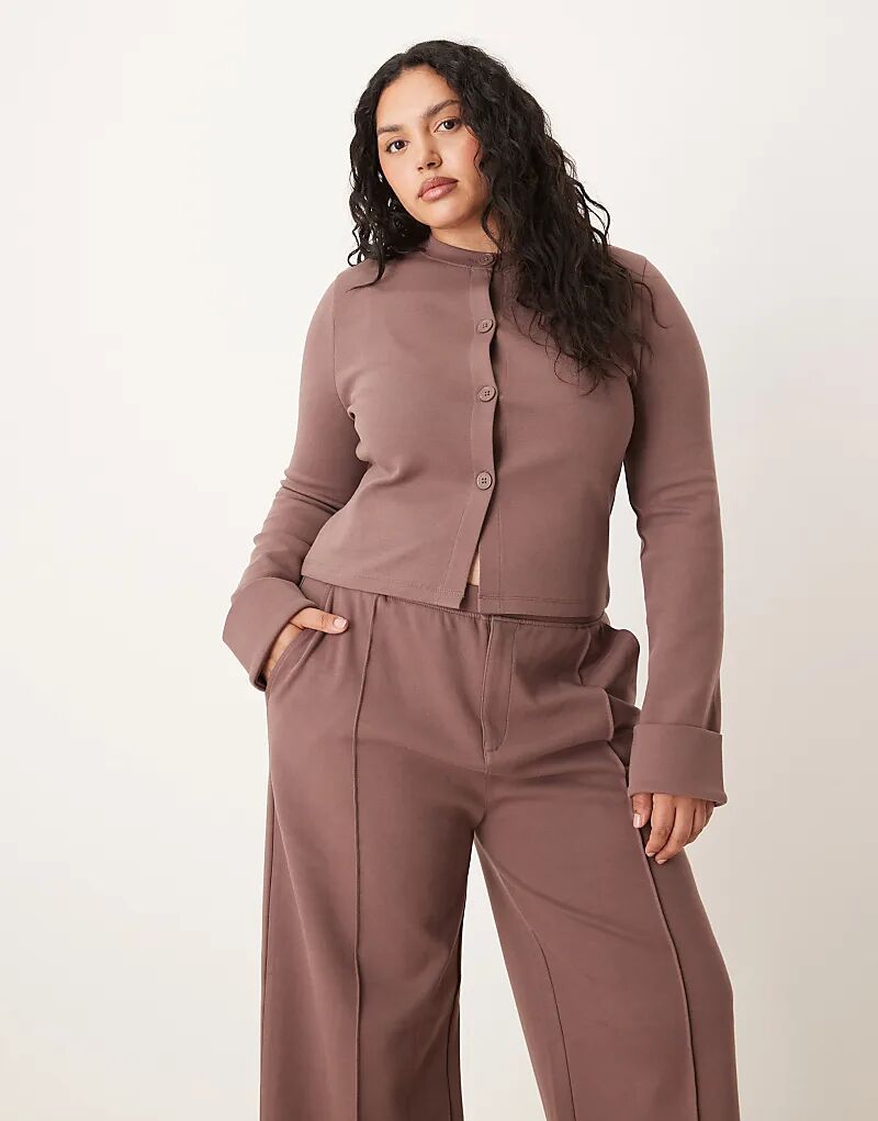 Кардиган с отворотами на рукавах ASOS DESIGN Curve коричневого цвета
Кардиган с отворотами на рукавах ASOS DESIGN Curve коричневого цвета