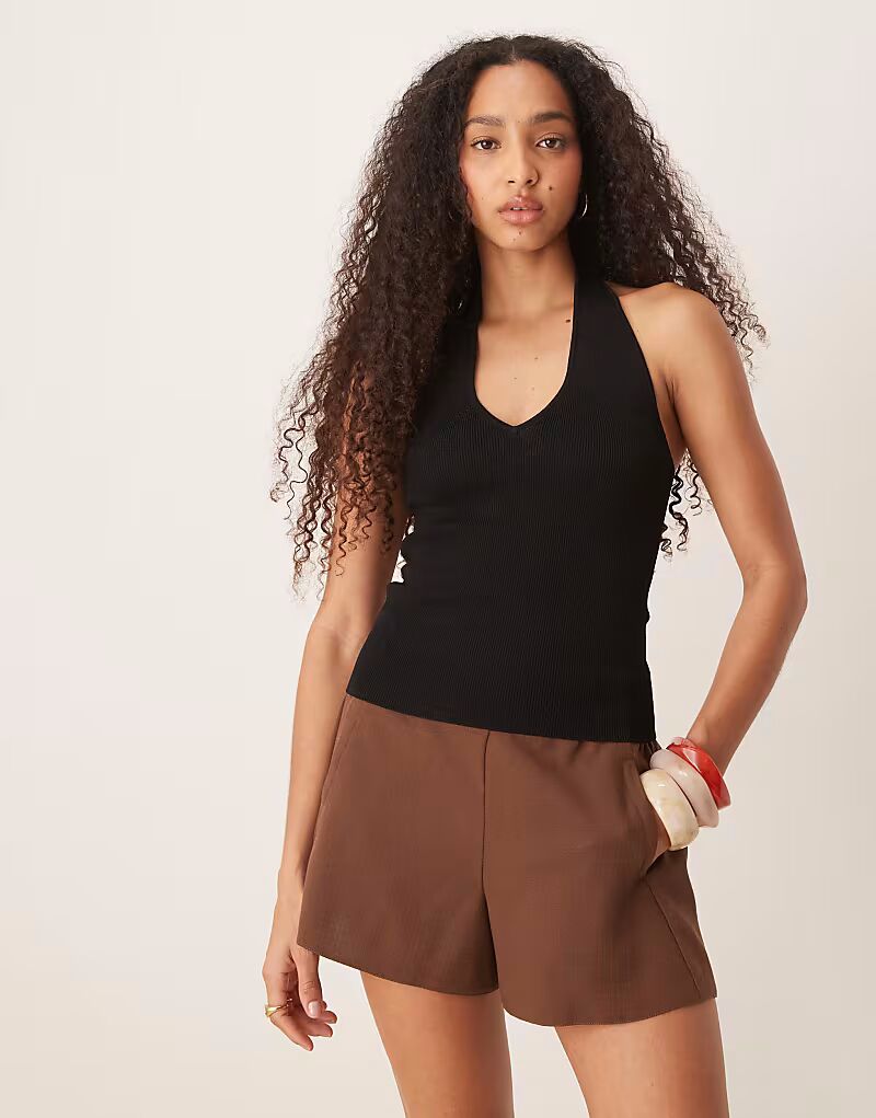 Топ Mango slim fit из тонкой вязки с V-образным вырезом черного цвета 
Топ Mango slim fit из тонкой вязки с V-образным вырезом черного цвета