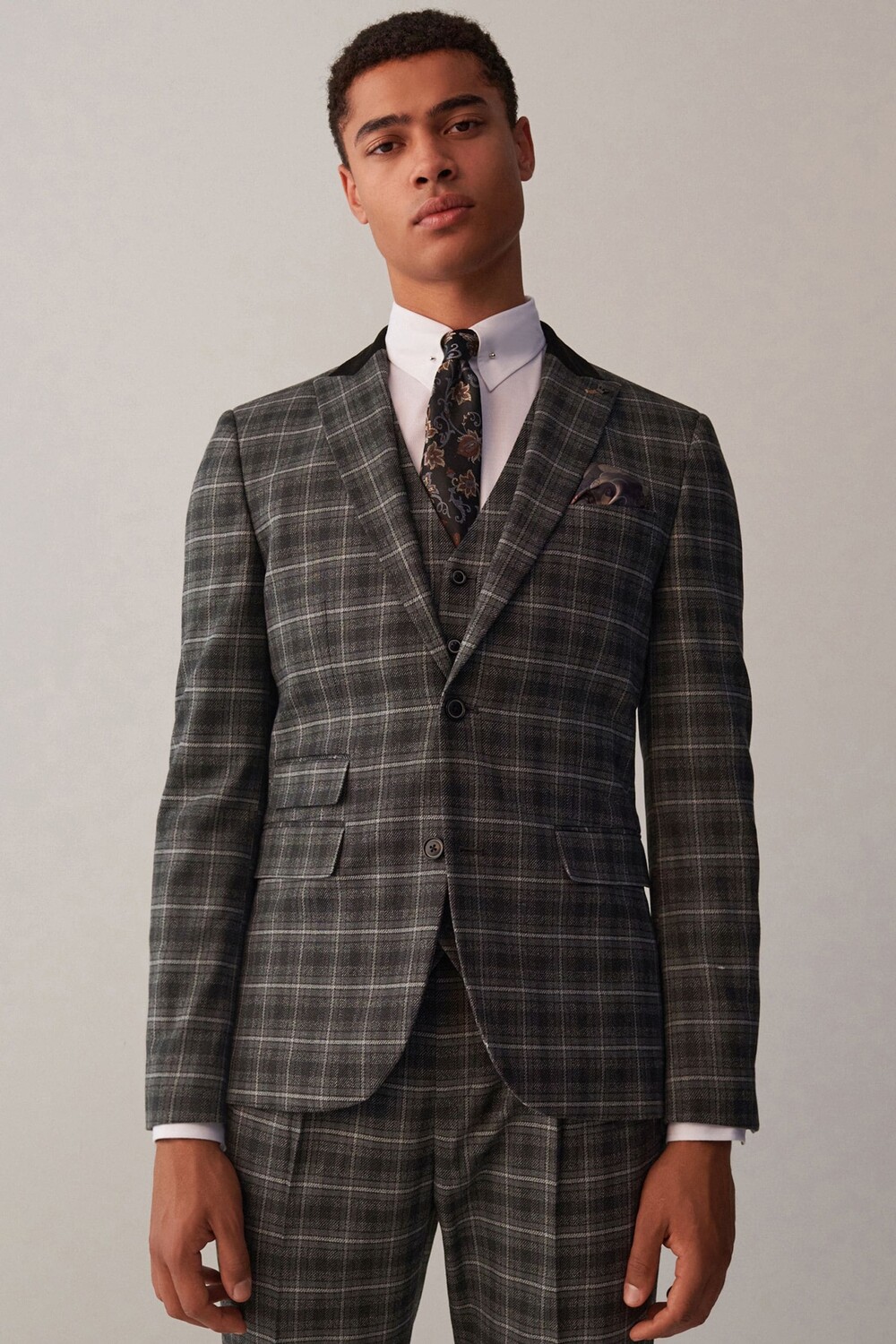 Сшитый на заказ пиджак с декоративной отделкой и клетчатым узором Next, серый
Сшитый на заказ пиджак с декоративной отделкой и клетчатым узором Next, серый