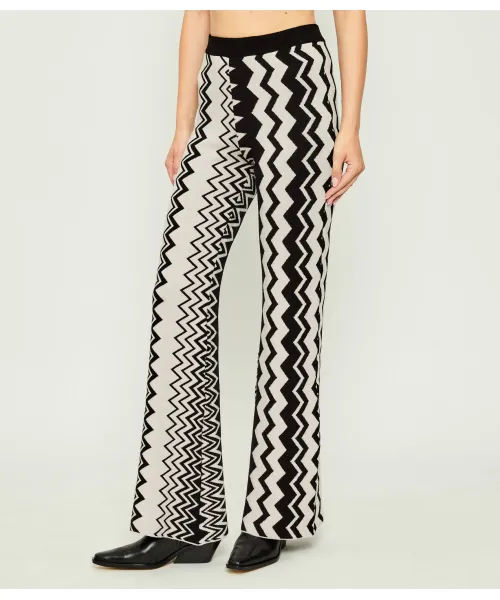 Трикотажные брюки Flare fit Akep, черный 
Трикотажные брюки Flare fit Akep, черный