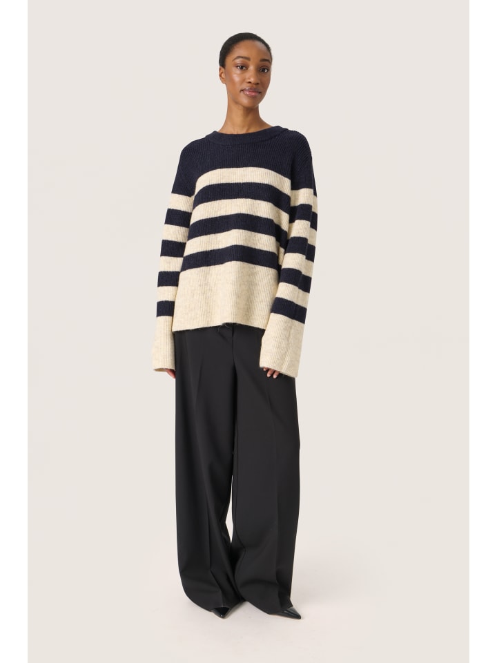 Свитер прямого кроя SLSelta цвета ночное небо с полоской песочный панцирь Soaked in Luxury
Свитер прямого кроя SLSelta цвета ночное небо с полоской песочный панцирь Soaked in Luxury