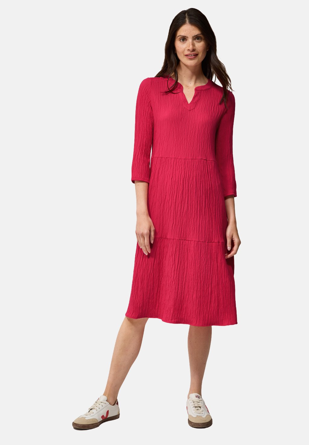 Повседневное платье MIT VOLANTS Cecil, металлик красный
Повседневное платье MIT VOLANTS Cecil, металлик красный